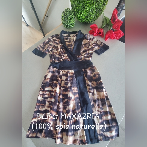 NWOT BCBG MAXAZRIA Sublime robe neuve en soie à 100% haut de gamme - Picture 1 of 7